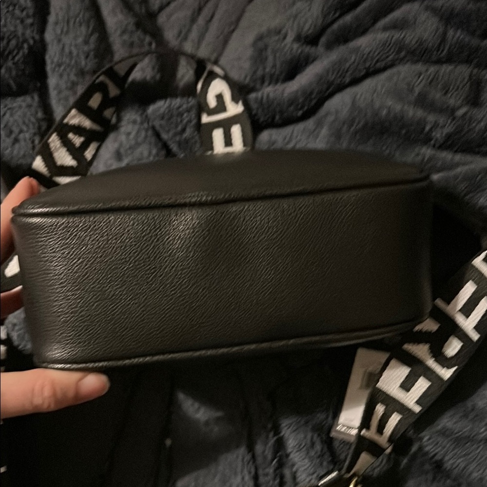 Karl Lagerfeld Black Adjustable Crossbody Bag with matching coin purse - Picture 10 of 16